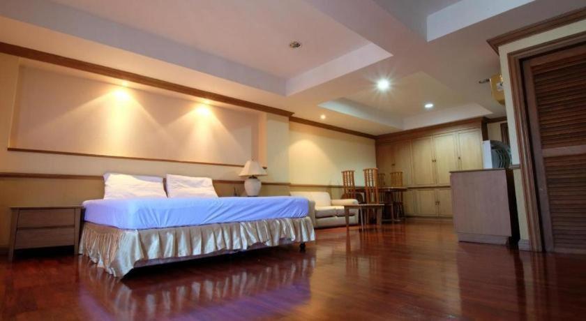 Alameda Suites Hotel Bangkok Exterior photo