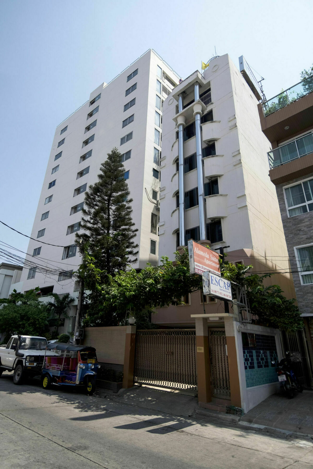 Alameda Suites Hotel Bangkok Exterior photo